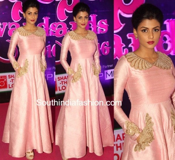 ANISHA_AMBROSE_ARCHITA_NARAYANAM_GOWN_APSARA_AWARDS