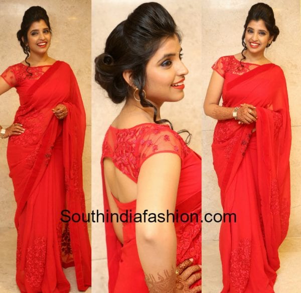 anchor-shyamala-red-saree-audio-function