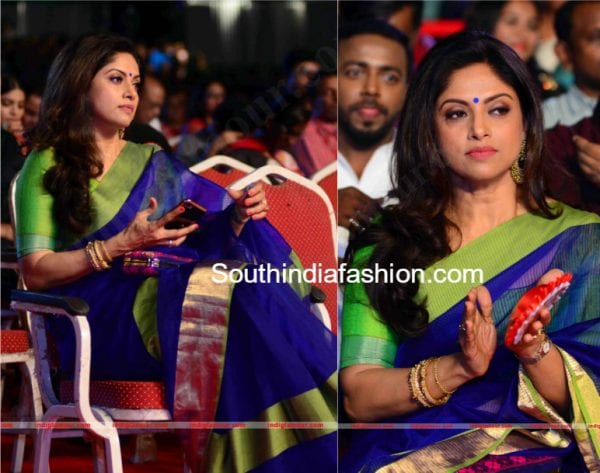 andhiya-blue-saree-asianet-awards-2017