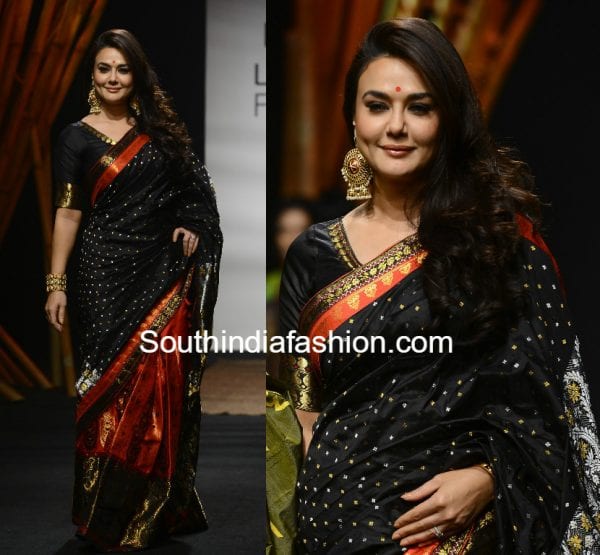 preity-zinta-sanjukta-dutta-showstopper-lakme-fashion-week-2017