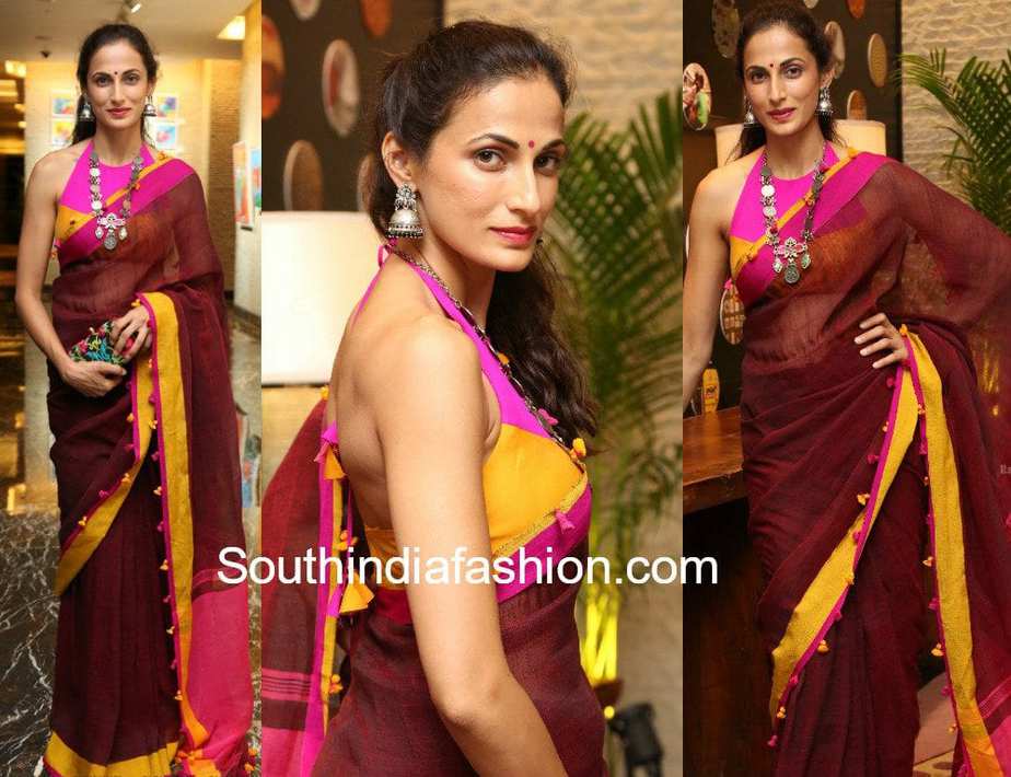 shilpa reddy in a linen saree and high neck blouse