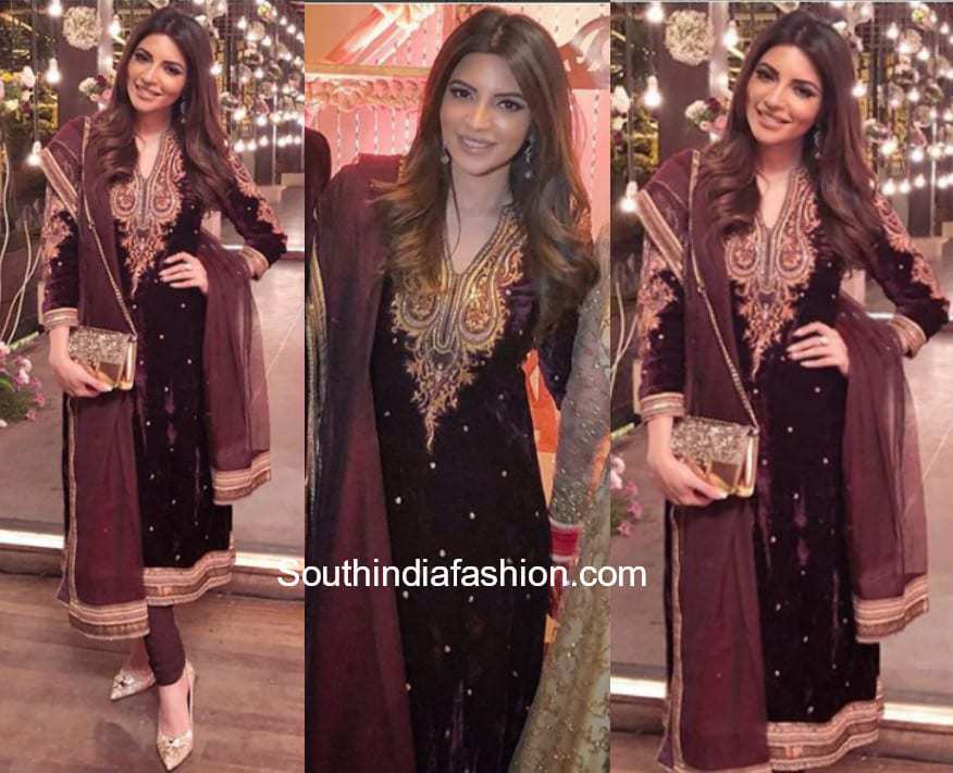 Shama Sikandar in Tarun Tahiliani at a wedding