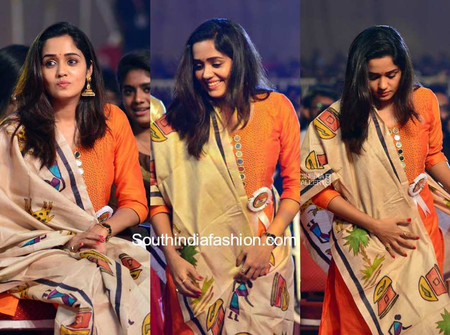 actress ananya salwar suit asianet awards 2018