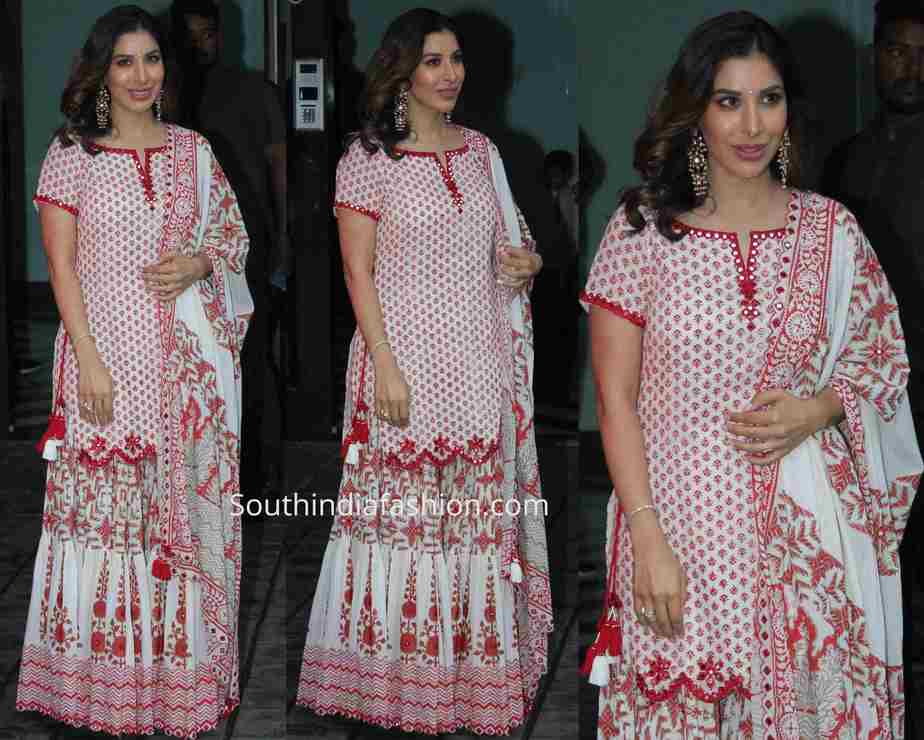 sophie choudry sharara suit at arpita khan ganesh puja 2019