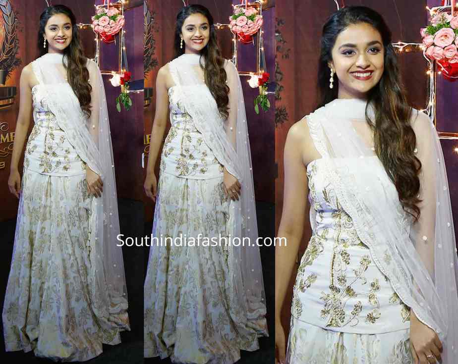 keerthy suresh white lehenga at wonder woman awards 2019