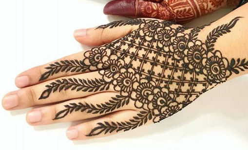 leaf Mehndi Design for fingers