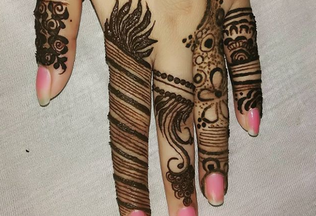 line mehndi design 2020 for fingers