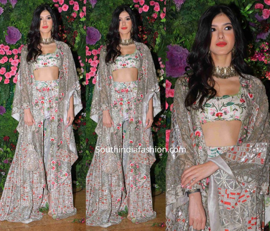 shanaya kapoor in anamika khanna dress at armaan jain wedding reception