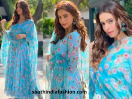 Aamna Sharif in blue anarkali