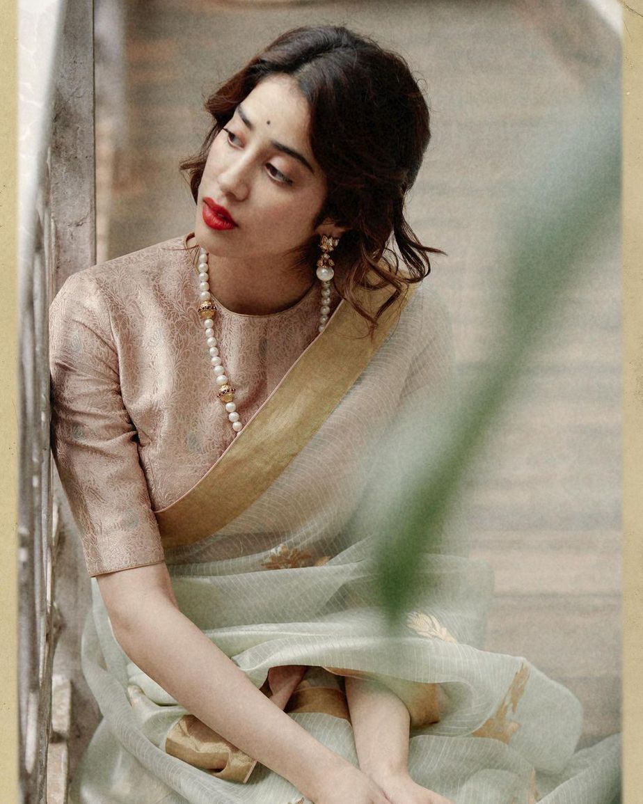 Janhvi kapoor in raw mango saree