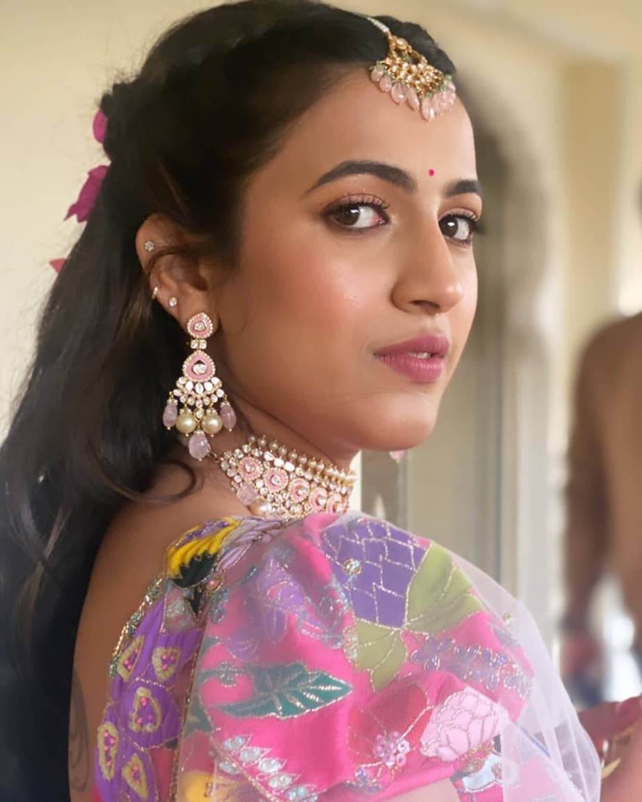 Niharika konidela in anita rao for her mehndi (1)