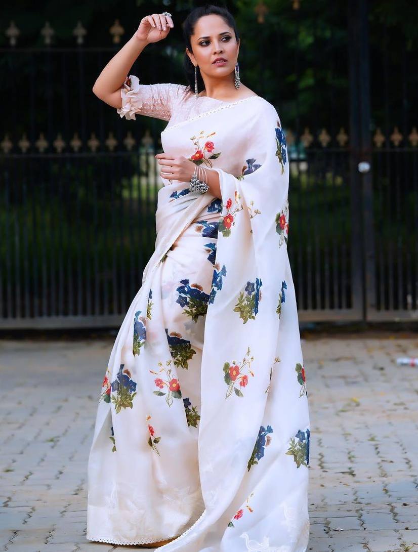 anasuya bharadwaj jabardast saree look