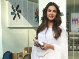 sonal chauhan in all-white kurta set