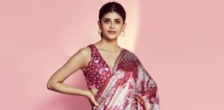 sanjana sanghi in pink sequin embellished saree by akanksha gajria