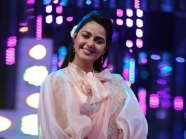 Monal Gajjar in peachish pink organza saree by Suvarna mandir for dance plus