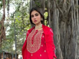 Mouni Roy in red kurta set from Pink City by Sarika-1