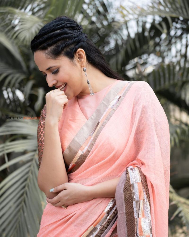 anasuya bharadwaj peach saree for jabardast