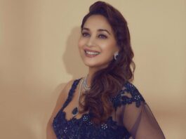 Madhuri dixit in navy blue lehnga by sawan gandhi for dance deewane-2