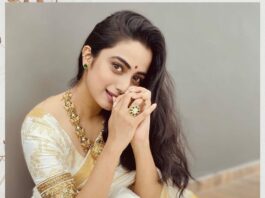 Namitha Pramod in kasavu saree by T and M signature for onam 2021-2