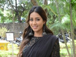 Nivetha Pethuraj in a black saree for paagal trailer launch-4