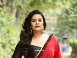 Sreemukhi in a red saree for crazy uncles event-1