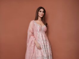 Vaani Kapoor in anita dongre outfit for bell bottom promotions-1