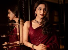 Aarti Ravi in a maroon sabyasachi saree-1