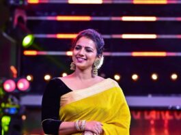 Sruthi Hariharan in a yellow saree by sawenchi for siima day2-1