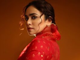 amruta in red saree for dusshera