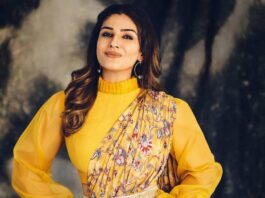 Raveena tandon in yellow saree set by Chhavi aggarwal-3