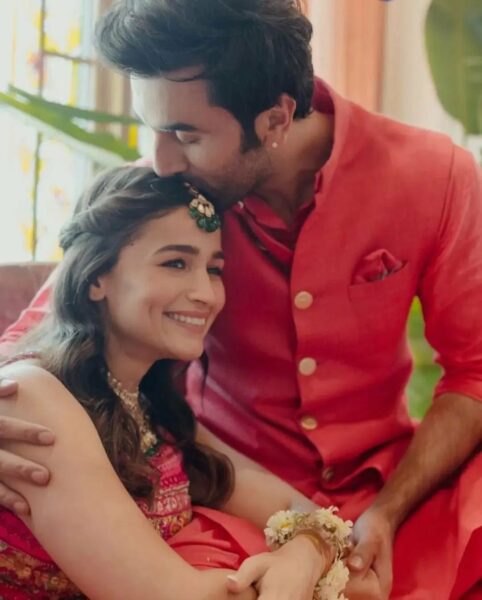 Alia Bhatt and Ranbir Kapoor's Mehndi Ceremony!