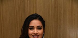 nivetha pethuraj in a pink crushed saree for bloody mary-1