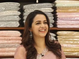 bhavana menon in a pink saree by pulimootil silks2