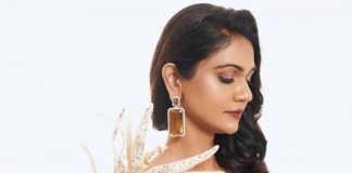 sneha reddy in an ivory saree by garima karwariya2