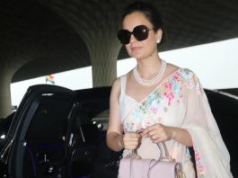 kangana ranaut in an ivory saree at the airport1