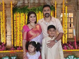 sneha prasanna and family in traditionals for diwali'22-2