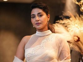 aishwarya lekshmi n a ivory saree for kumari premiere1