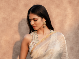 malavika mohanan saree christy promotions (2)