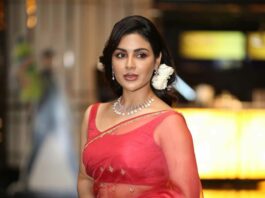 samyuktha menon pink organza saree at vaathi trailer launch